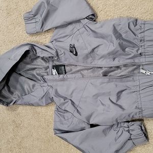EUC 2T Boys Nike windbreaker